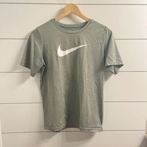 NWOT Nike Grey DRI-FIT T-shirt With Green Undertones And White Logo Size: XL